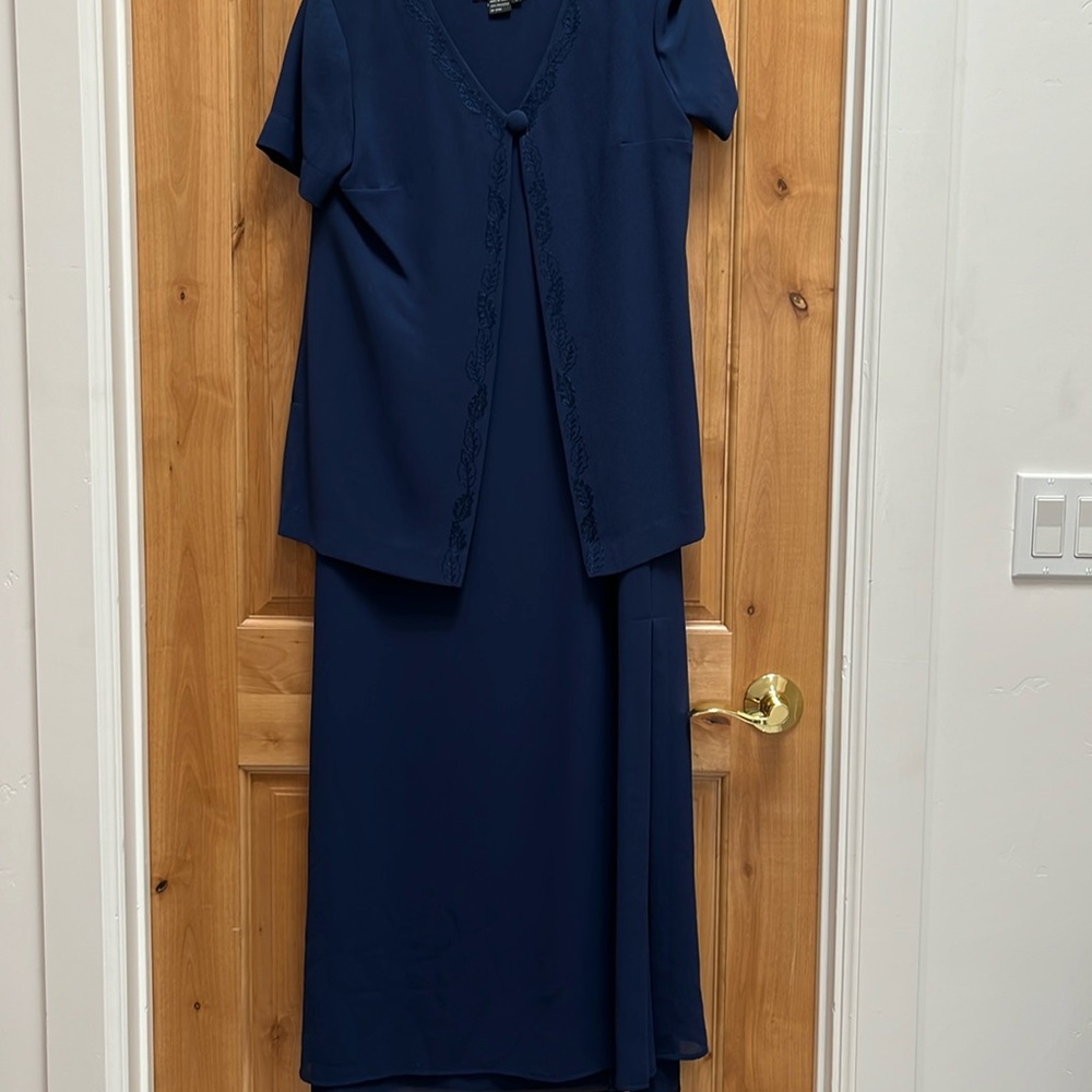 Cynthia Howie for Maggie boutique elegant navy two piece long dress